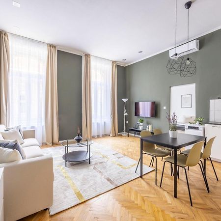 Charming & Cozy Central Elizabeth Apartment ブダペスト エクステリア 写真